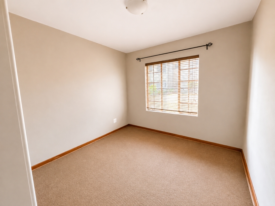 2 Bedroom Property for Sale in Goedeburg Gauteng