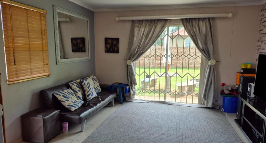 2 Bedroom Property for Sale in Cloverdene Gauteng