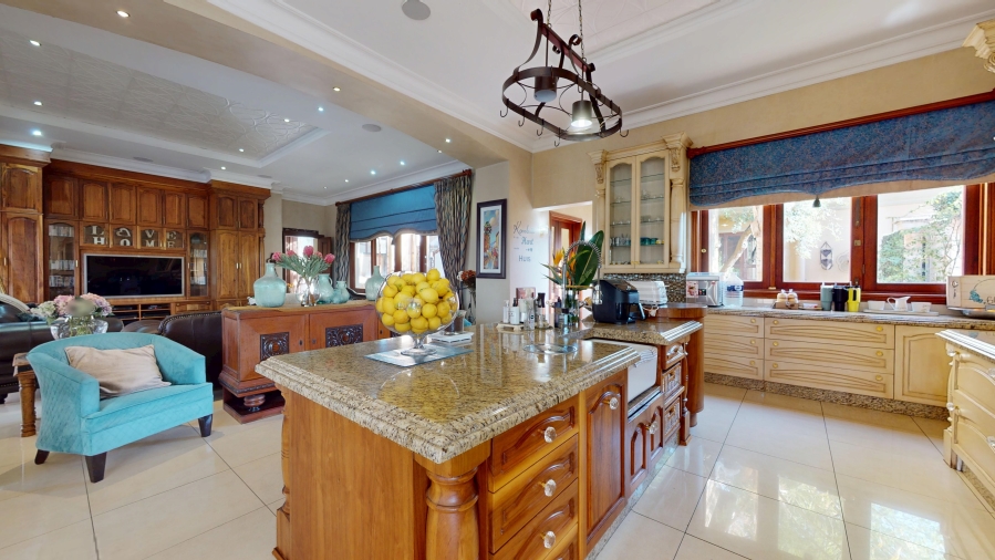 6 Bedroom Property for Sale in Benoni Small Farms Gauteng