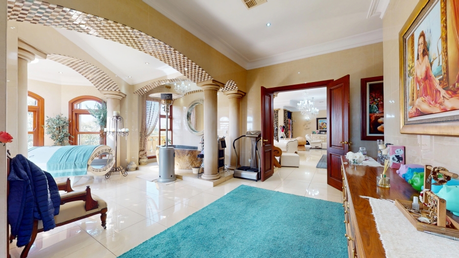 6 Bedroom Property for Sale in Benoni Small Farms Gauteng