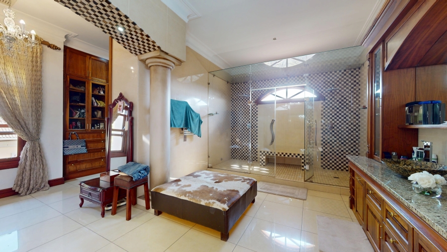 6 Bedroom Property for Sale in Benoni Small Farms Gauteng