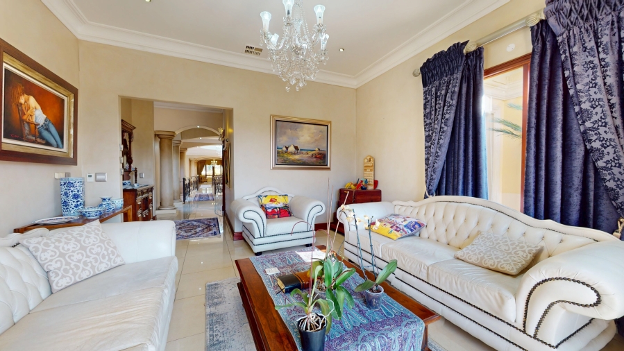 6 Bedroom Property for Sale in Benoni Small Farms Gauteng
