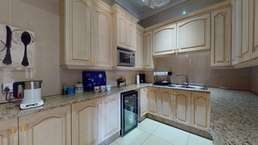6 Bedroom Property for Sale in Benoni Small Farms Gauteng
