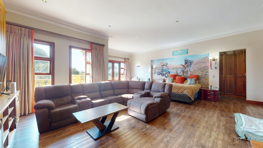 6 Bedroom Property for Sale in Benoni Small Farms Gauteng