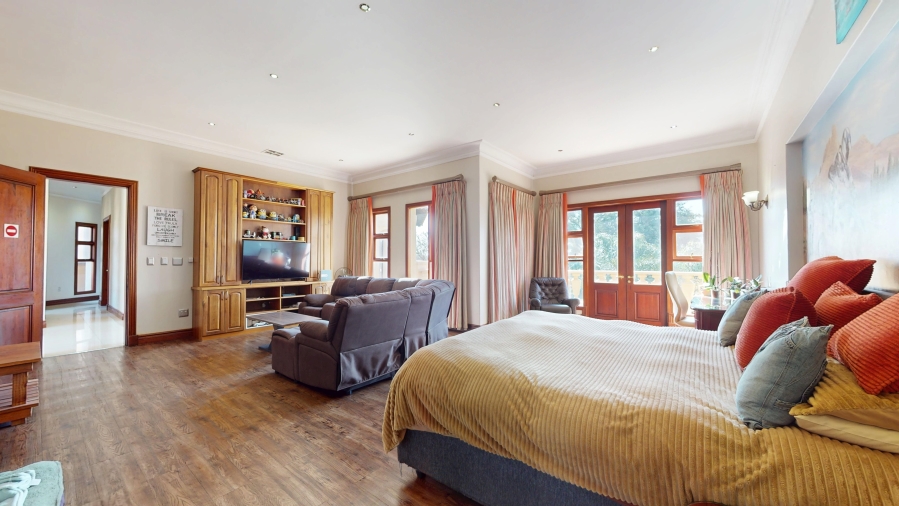 6 Bedroom Property for Sale in Benoni Small Farms Gauteng