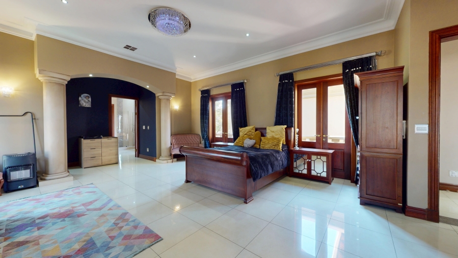 6 Bedroom Property for Sale in Benoni Small Farms Gauteng