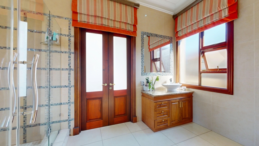 6 Bedroom Property for Sale in Benoni Small Farms Gauteng