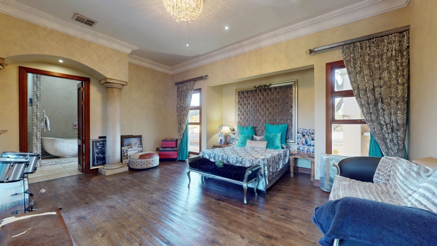 6 Bedroom Property for Sale in Benoni Small Farms Gauteng