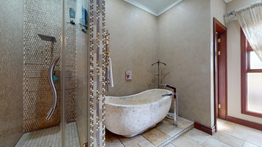 6 Bedroom Property for Sale in Benoni Small Farms Gauteng