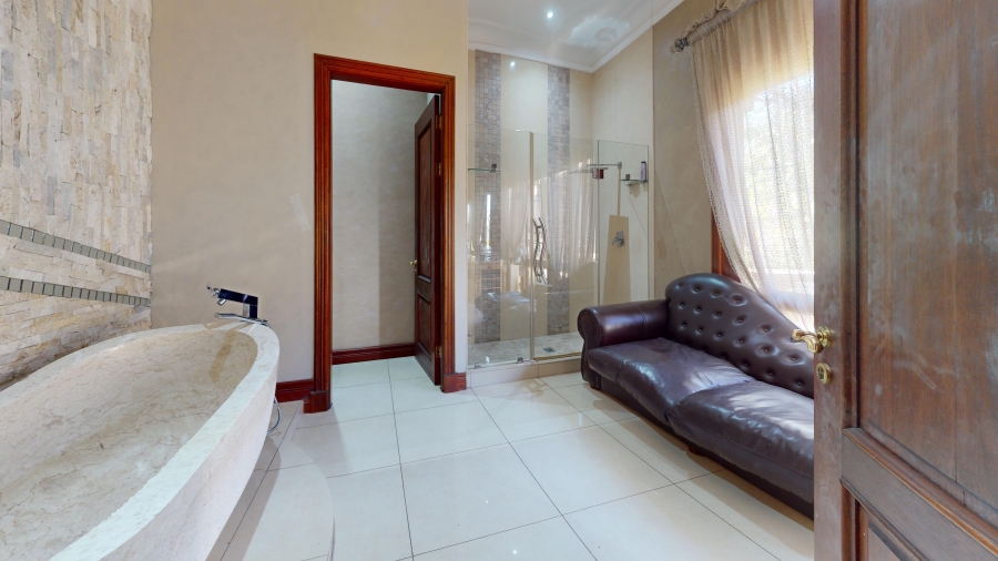 6 Bedroom Property for Sale in Benoni Small Farms Gauteng
