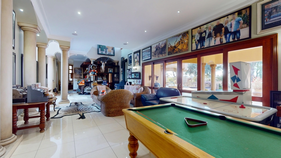 6 Bedroom Property for Sale in Benoni Small Farms Gauteng