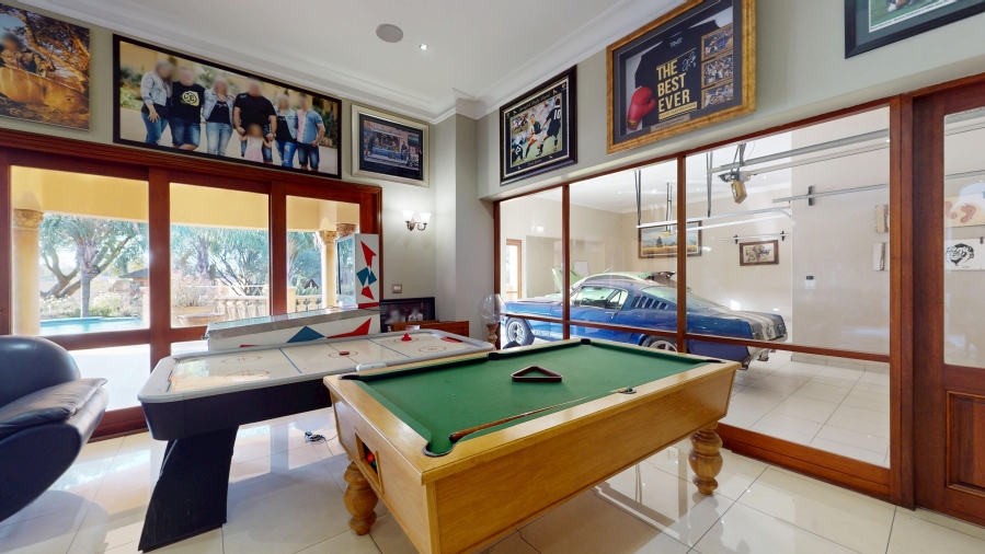6 Bedroom Property for Sale in Benoni Small Farms Gauteng