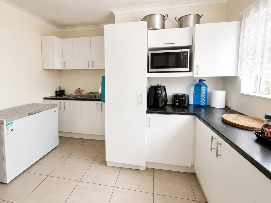 4 Bedroom Property for Sale in Farrarmere Gauteng