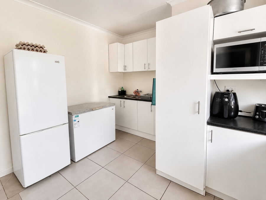 4 Bedroom Property for Sale in Farrarmere Gauteng