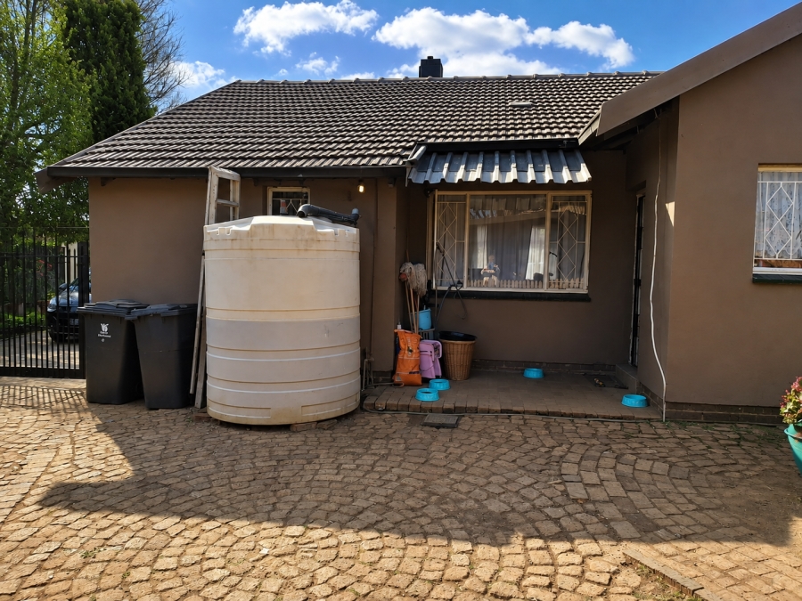 4 Bedroom Property for Sale in Farrarmere Gauteng
