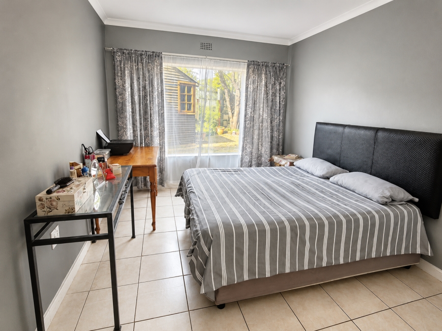 4 Bedroom Property for Sale in Farrarmere Gauteng