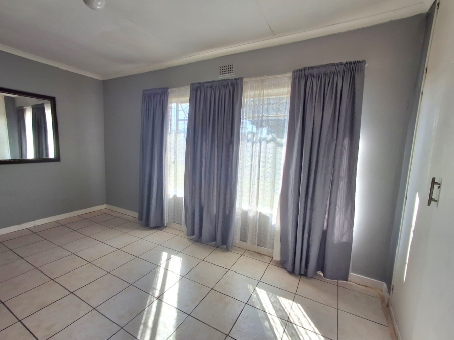 4 Bedroom Property for Sale in Farrarmere Gauteng