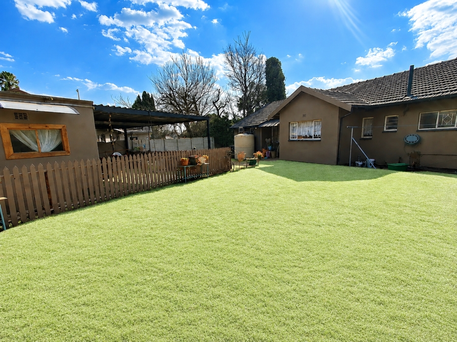 4 Bedroom Property for Sale in Farrarmere Gauteng