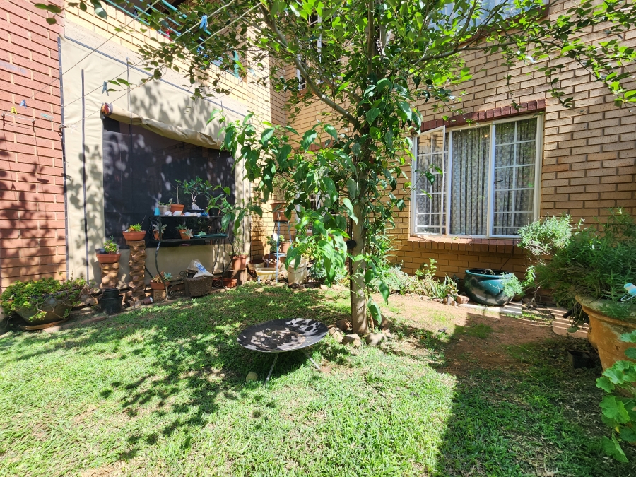 2 Bedroom Property for Sale in Moreleta Park Gauteng