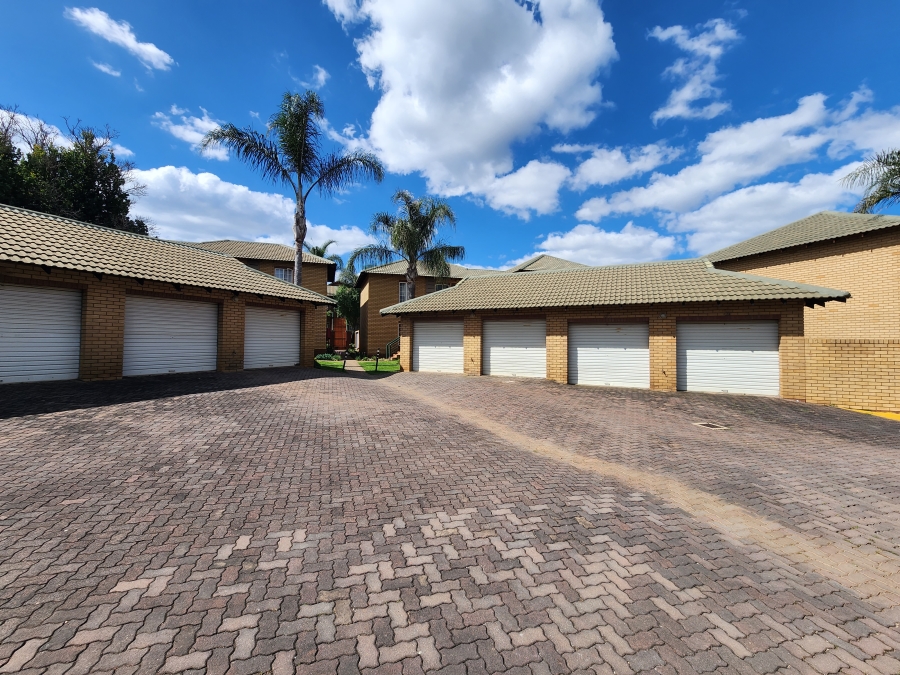 2 Bedroom Property for Sale in Moreleta Park Gauteng