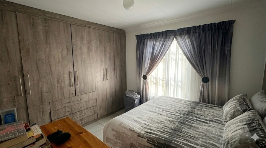 2 Bedroom Property for Sale in Palm Springs Gauteng