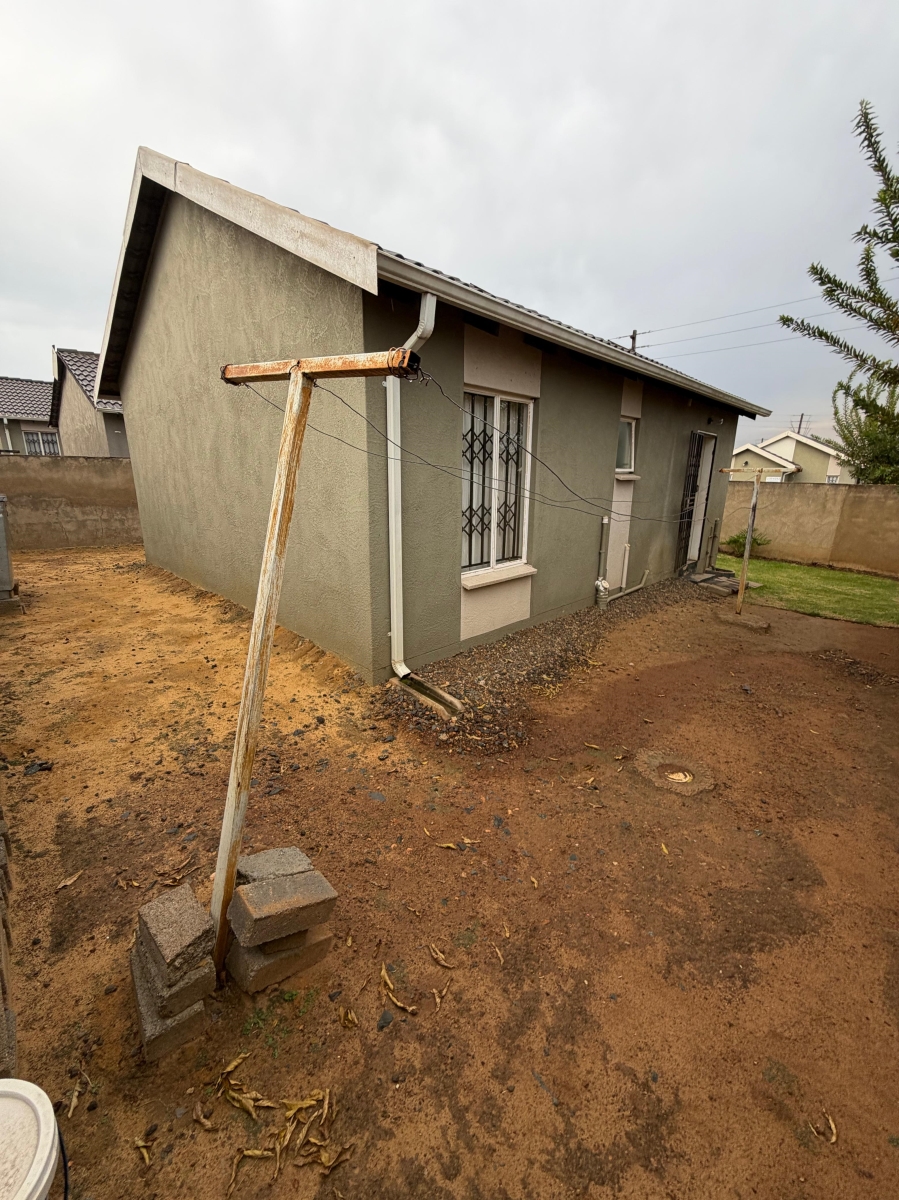 2 Bedroom Property for Sale in Palm Springs Gauteng