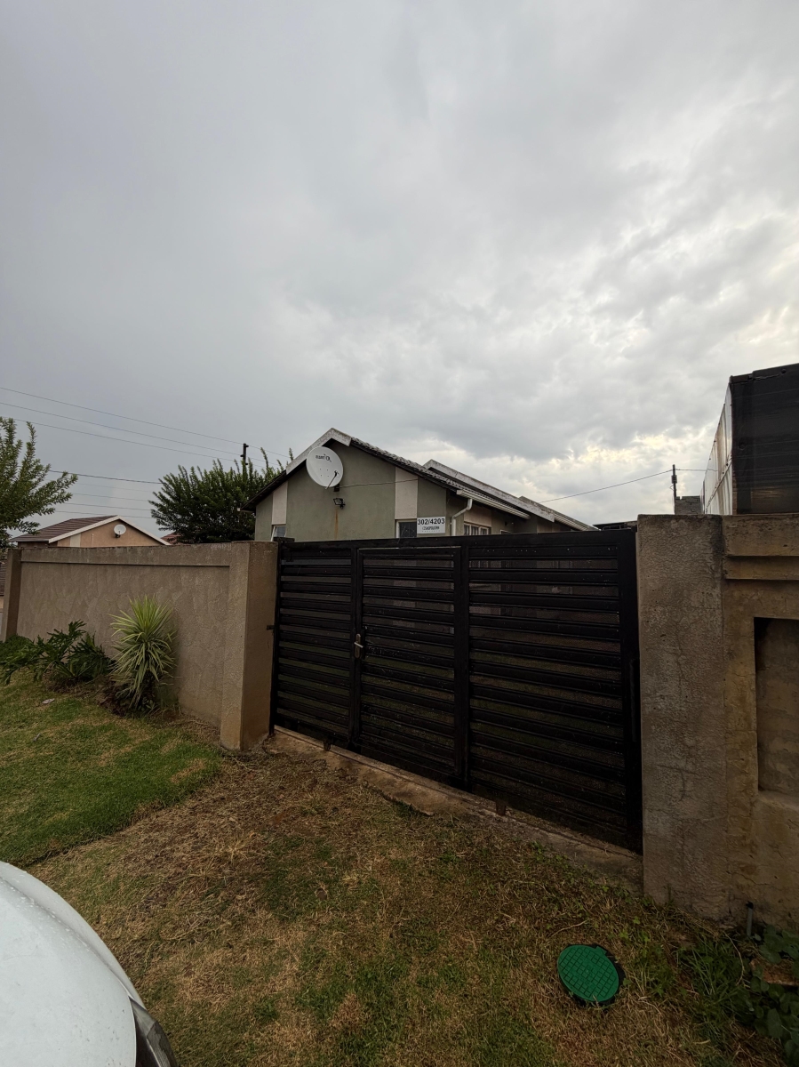 2 Bedroom Property for Sale in Palm Springs Gauteng