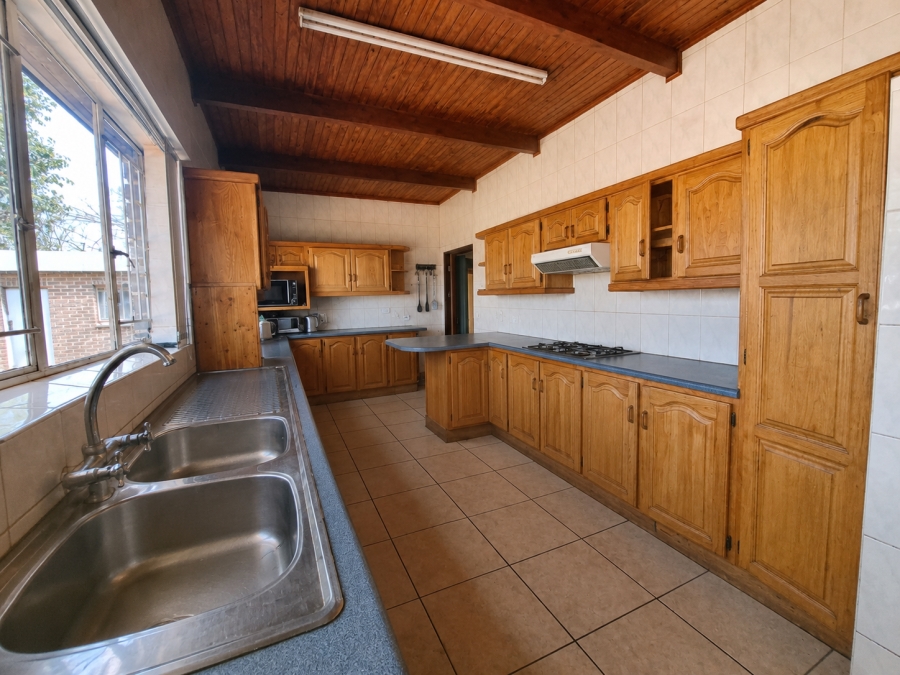 4 Bedroom Property for Sale in Glen Donald A H Gauteng