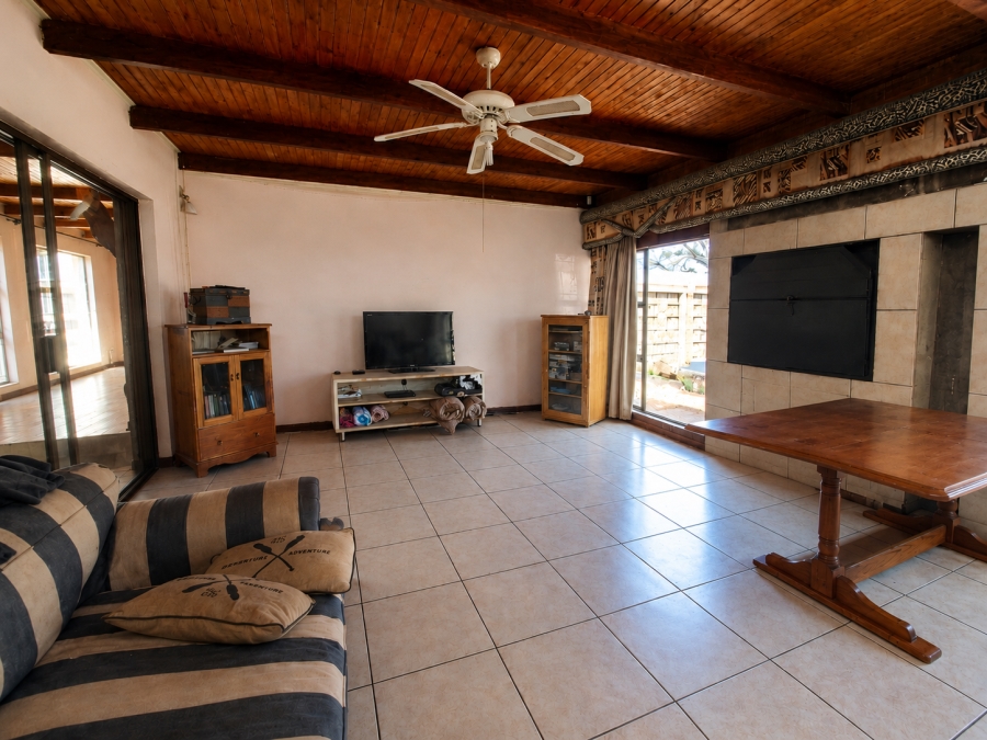 4 Bedroom Property for Sale in Glen Donald A H Gauteng