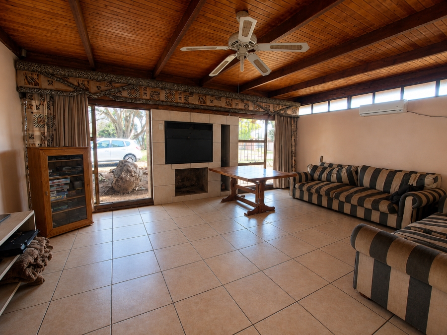 4 Bedroom Property for Sale in Glen Donald A H Gauteng