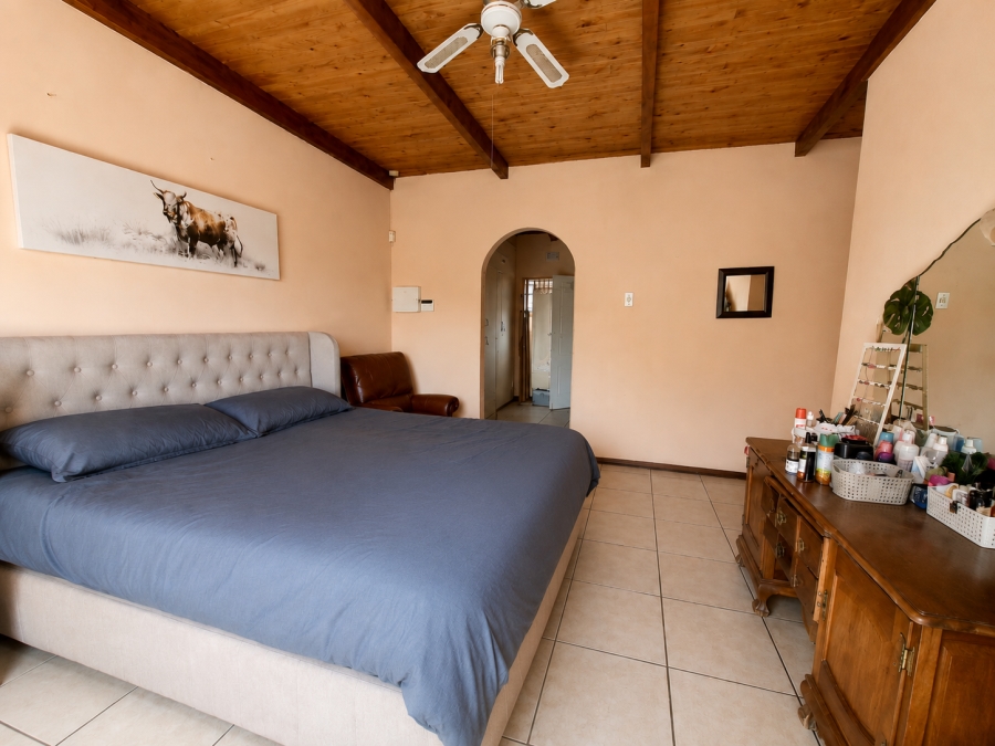 4 Bedroom Property for Sale in Glen Donald A H Gauteng