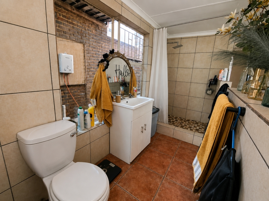 4 Bedroom Property for Sale in Glen Donald A H Gauteng