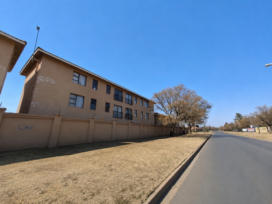 2 Bedroom Property for Sale in Three Rivers Gauteng