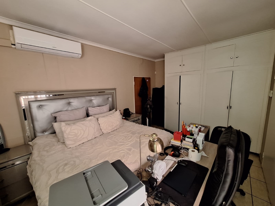 4 Bedroom Property for Sale in Vanderbijlpark SW 5 Gauteng