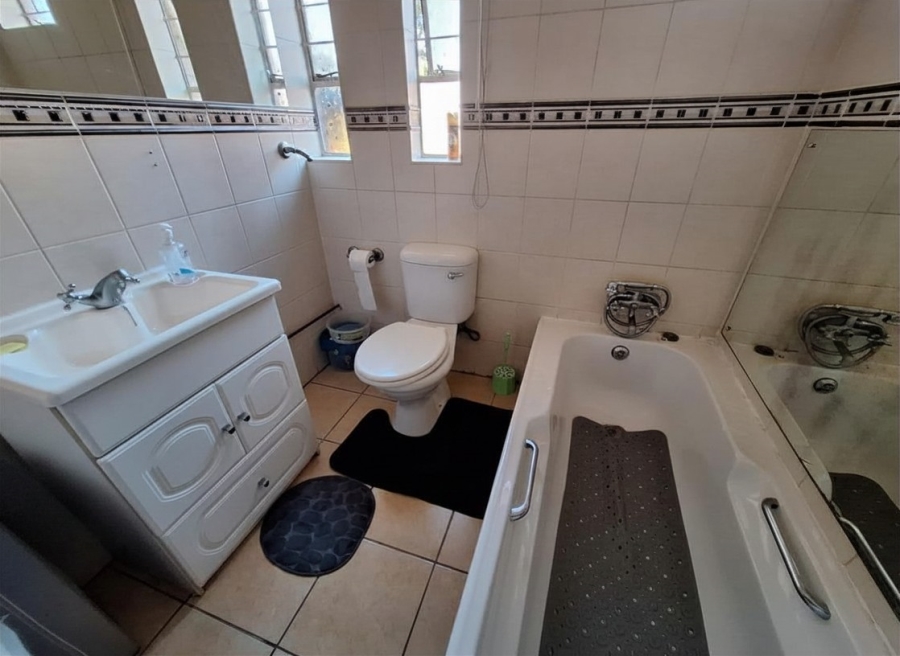 4 Bedroom Property for Sale in Vanderbijlpark SW 5 Gauteng