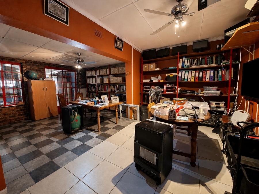 3 Bedroom Property for Sale in Buyscelia Gauteng