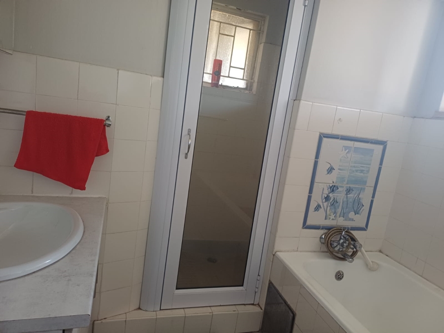 2 Bedroom Property for Sale in Three Rivers Proper Gauteng