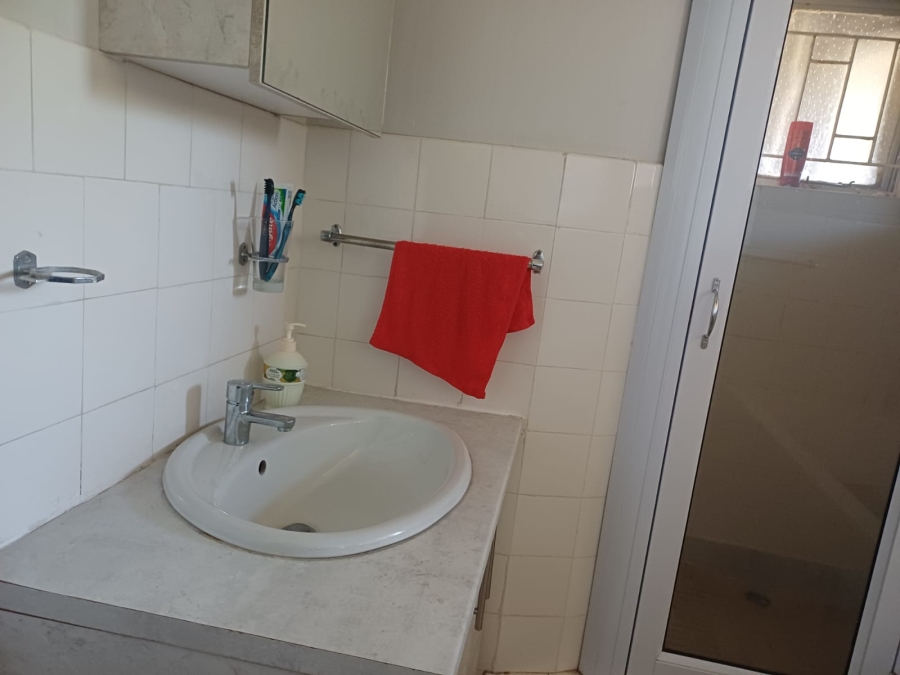2 Bedroom Property for Sale in Three Rivers Proper Gauteng