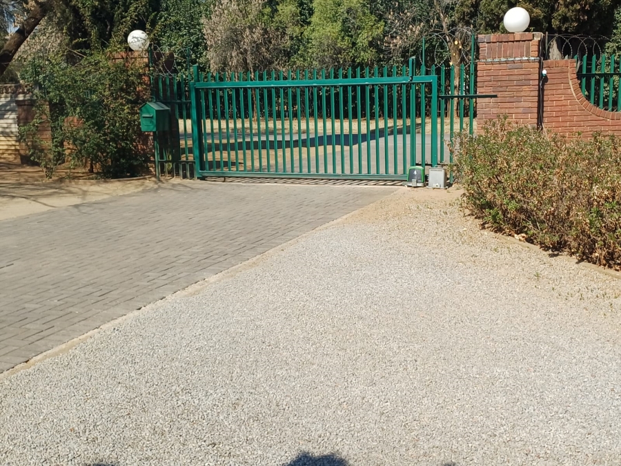 2 Bedroom Property for Sale in Three Rivers Proper Gauteng
