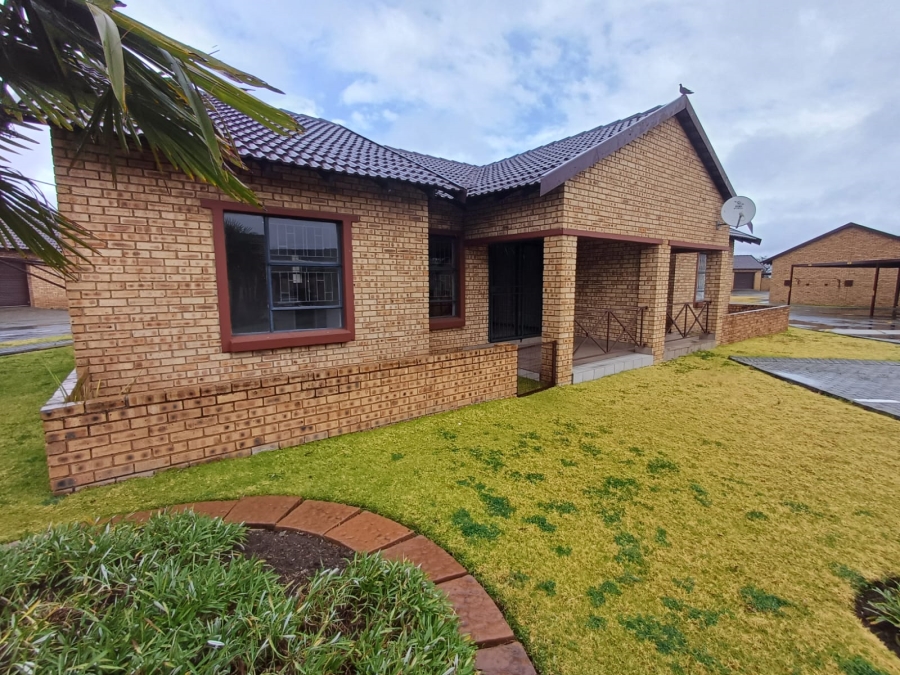 To Let 2 Bedroom Property for Rent in Riversdale Gauteng