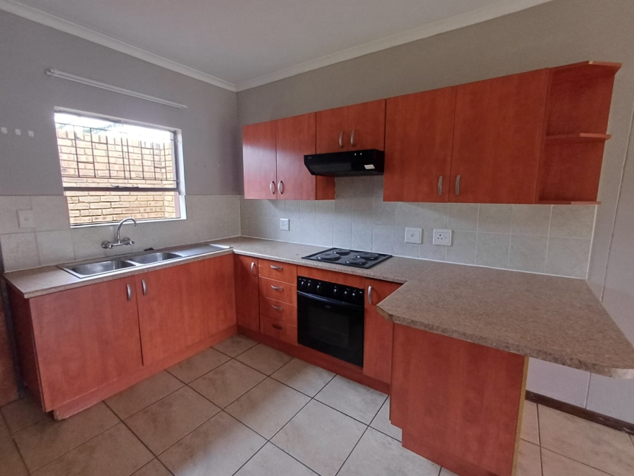 To Let 2 Bedroom Property for Rent in Riversdale Gauteng