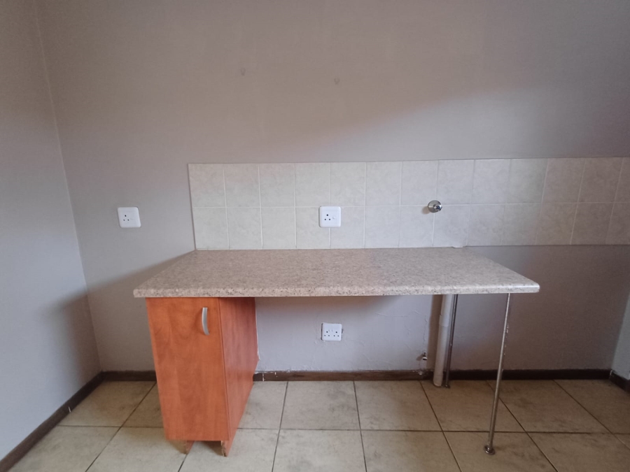 To Let 2 Bedroom Property for Rent in Riversdale Gauteng