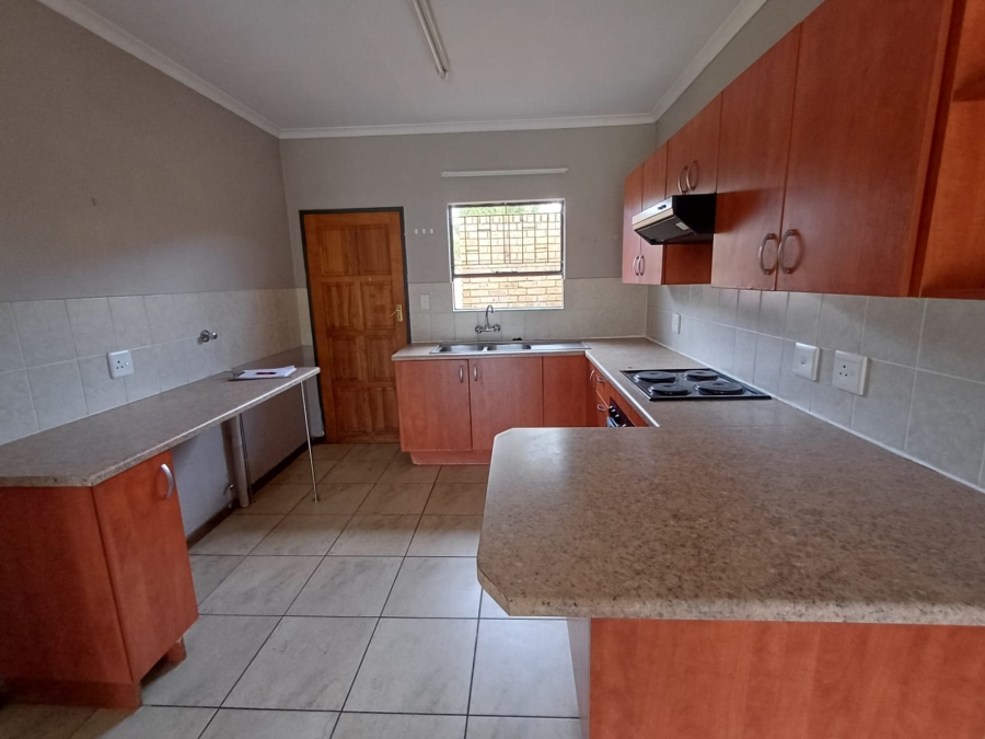 To Let 2 Bedroom Property for Rent in Riversdale Gauteng