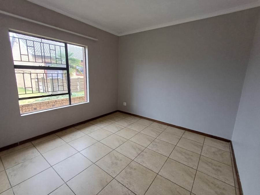 To Let 2 Bedroom Property for Rent in Riversdale Gauteng