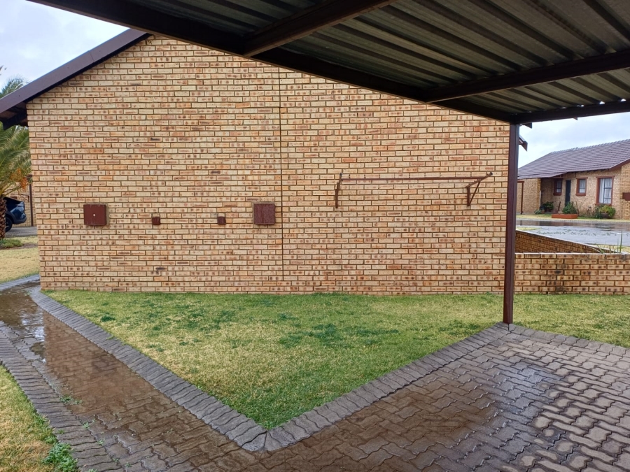 To Let 2 Bedroom Property for Rent in Riversdale Gauteng