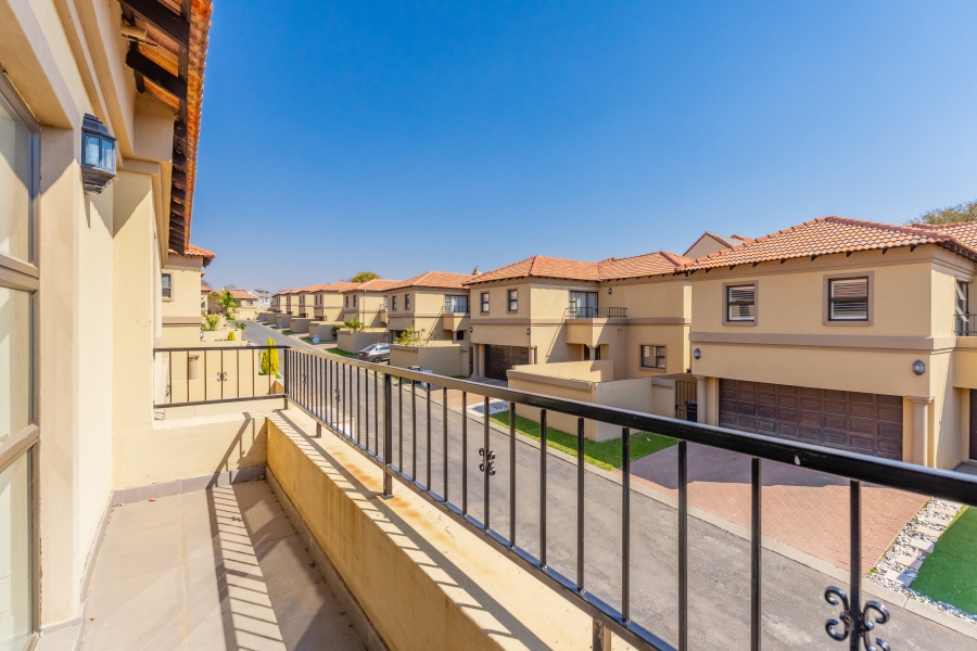 4 Bedroom Property for Sale in Broadacres Gauteng