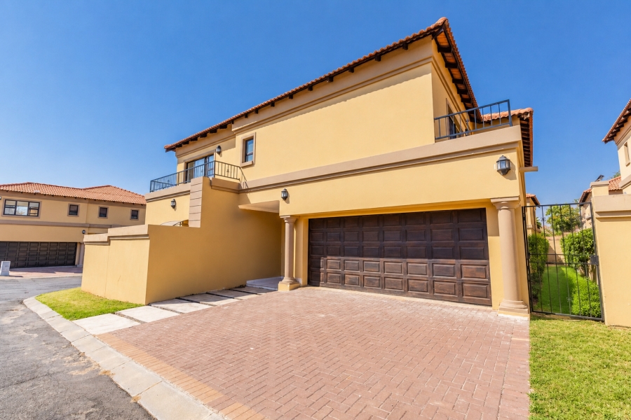 4 Bedroom Property for Sale in Broadacres Gauteng