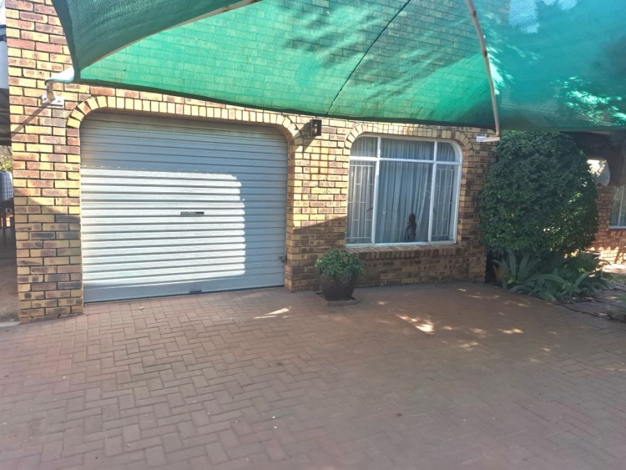 3 Bedroom Property for Sale in Westonaria Gauteng