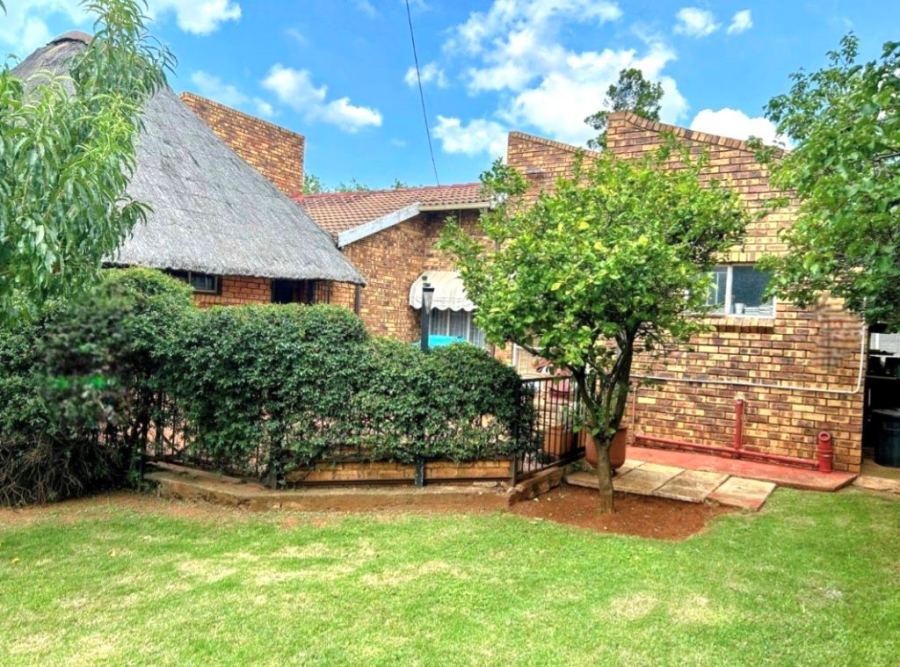 3 Bedroom Property for Sale in Westonaria Gauteng