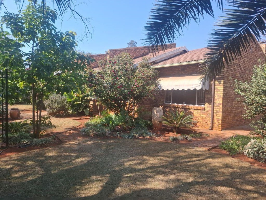 3 Bedroom Property for Sale in Westonaria Gauteng